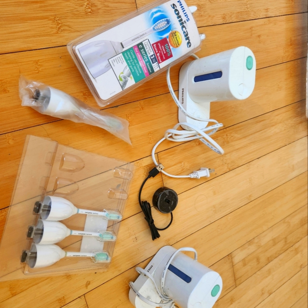 Phillips sonicare chargers and toothbrush heads